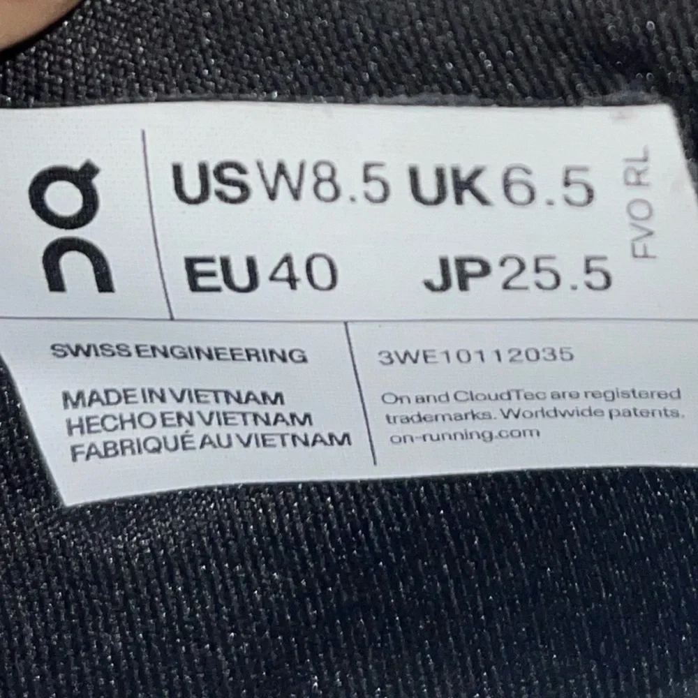 On cloudmonster 2 - Picture 4 of 6